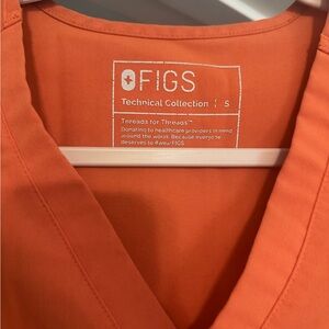 Figs Women's Scrub Set